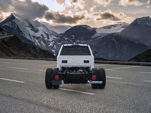 New 2026 Ford F350 XL w/ XL Chrome Package image 6