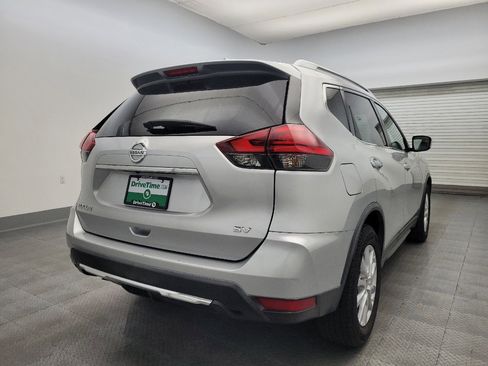 Used 2017 Nissan Rogue SV image 7