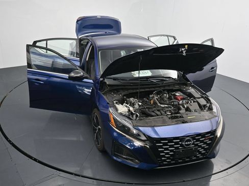 Used 2023 Nissan Altima 2.5 SR FWD image 65