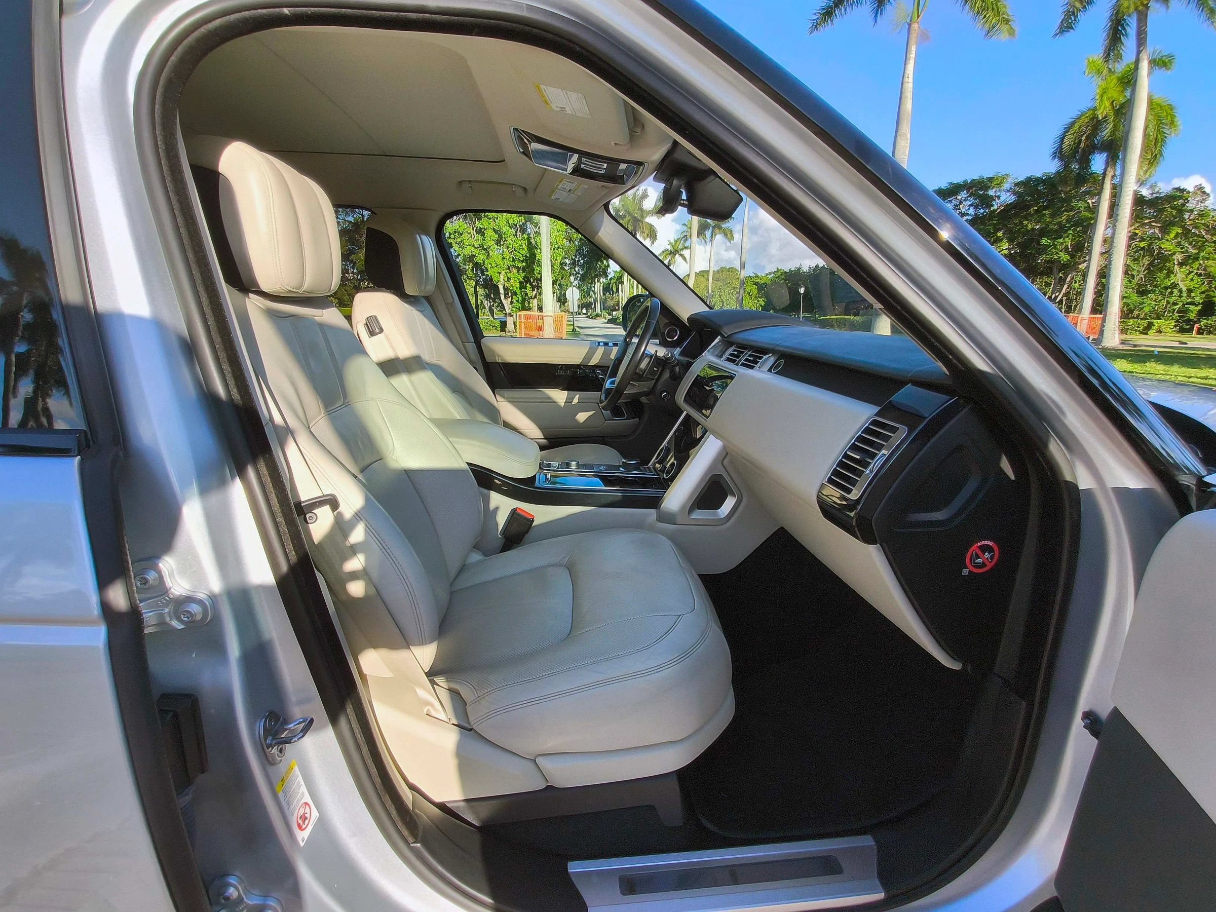 Used 2019 Land Rover Range Rover Supercharged AWD/4WD image 40