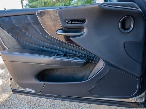 Used 2018 Lexus LS 500 w/ Luxury Package RWD image 26