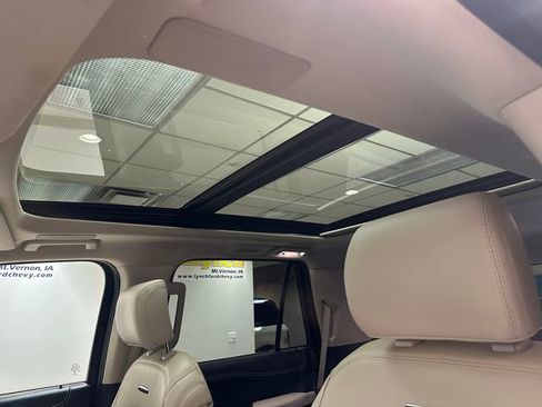 Used 2022 Ford Expedition Platinum image 4