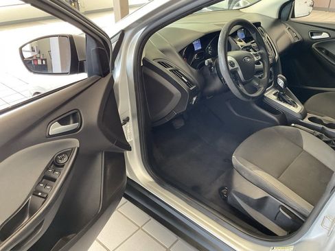 Used 2014 Ford Focus SE image 9