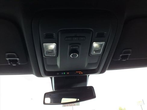 Used 2024 GMC Yukon SLT image 26