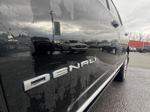 Used 2022 GMC Yukon Denali image 9