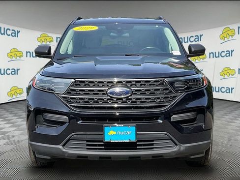 Used 2022 Ford Explorer XLT AWD/4WD image 2