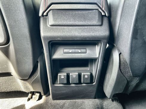 Used 2018 Land Rover Discovery Sport HSE Luxury image 16