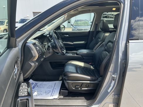 Used 2022 Nissan Pathfinder Platinum w/ Cargo Package AWD/4WD image 13