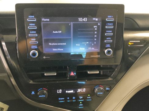 Used 2023 Toyota Camry SE image 24