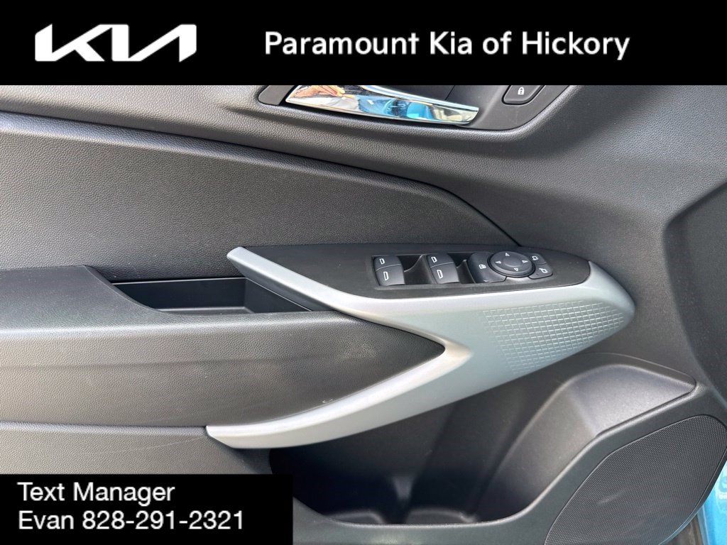 Used 2025 Chevrolet Trax RS w/ Driver Confidence Package FWD image 15
