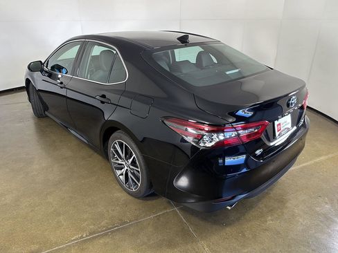 Used 2024 Toyota Camry XLE w/ Navigation Package FWD image 12