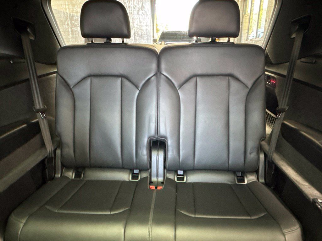 Used 2021 Audi SQ7 Premium Plus AWD/4WD image 27