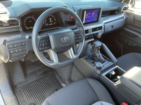 Used 2025 Toyota 4Runner TRD Off-Road image 17