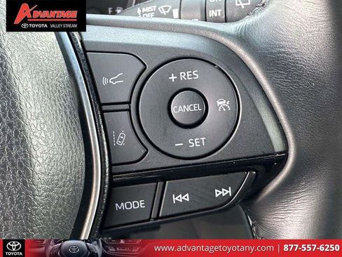 Certified 2023 Toyota Venza XLE AWD/4WD image 26