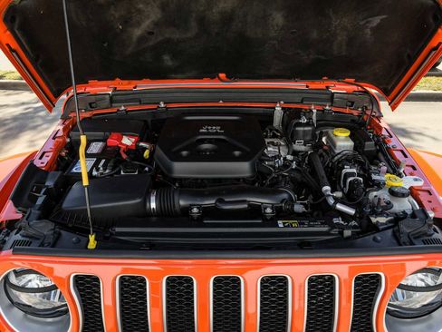 Used 2018 Jeep Wrangler Unlimited Sahara image 50