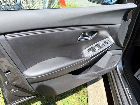 Used 2023 Nissan Sentra SR w/ SR Premium Package FWD image 13