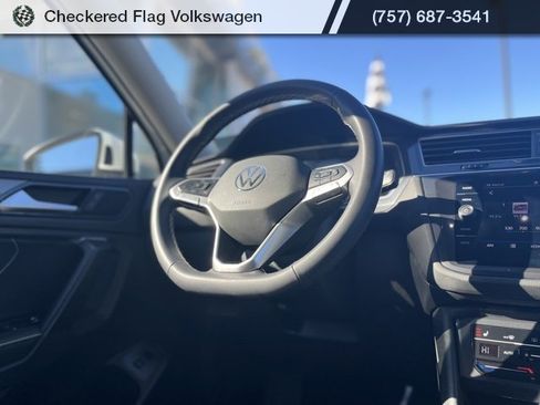 Used 2024 Volkswagen Tiguan SE image 29
