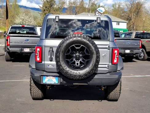 New 2026 Ford Bronco Badlands image 6