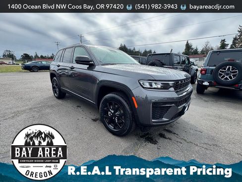 New 2026 Jeep Grand Cherokee Altitude image 3