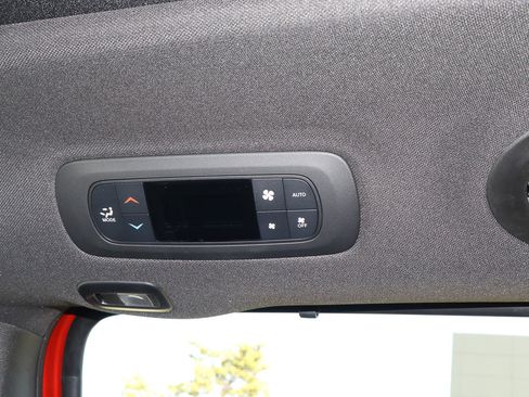 New 2026 Chrysler Pacifica Limited w/ Uconnect Theater Family Group image 21