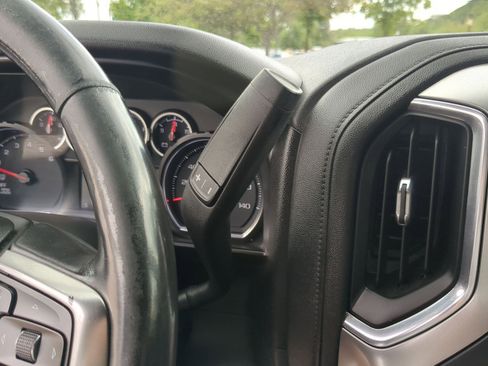 Used 2021 Chevrolet Silverado 1500 LT Trail Boss w/ Convenience Package II image 18