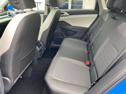 New 2025 Volkswagen Taos SE image 66