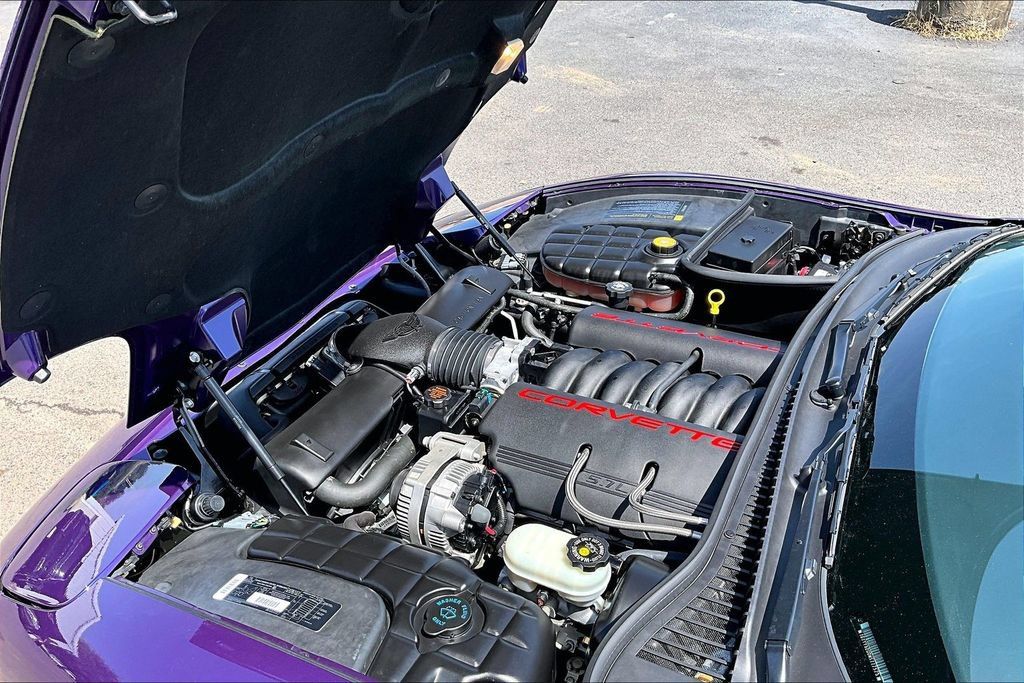 Used 1998 Chevrolet Corvette Convertible w/ Memory Pkg RWD image 25
