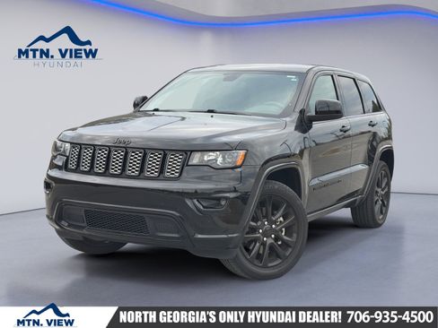 Used 2022 Jeep Grand Cherokee Laredo X image 1