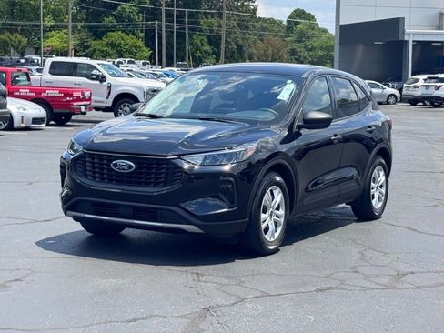 Used 2024 Ford Escape FWD image 2