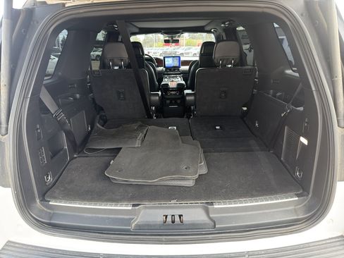 Used 2018 Lincoln Navigator Reserve w/ Technology Package AWD/4WD image 10