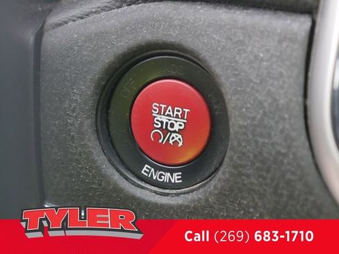 Used 2016 Jeep Grand Cherokee SRT AWD/4WD image 29