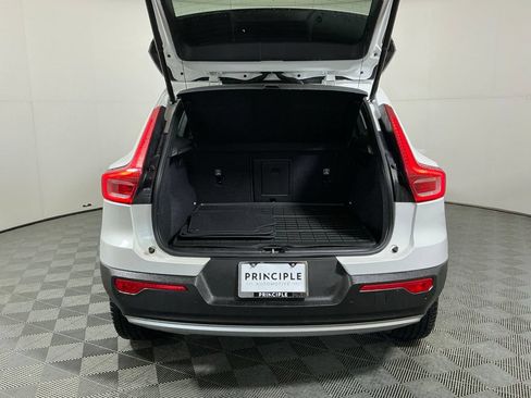 Used 2022 Volvo XC40 T5 Momentum w/ Premium Package AWD/4WD image 28