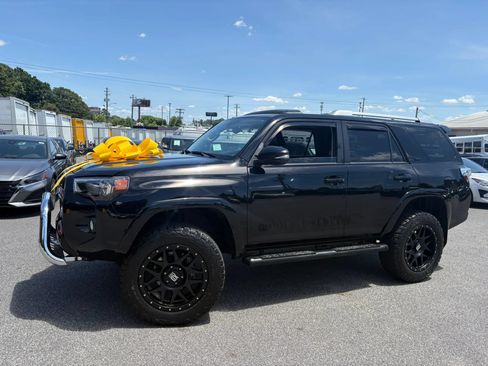 Used 2018 Toyota 4Runner SR5 Premium AWD/4WD image 6