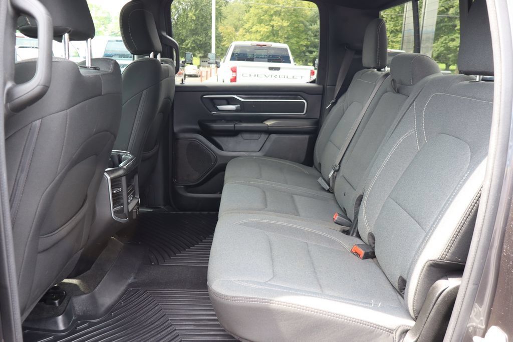 Used 2022 RAM 1500 Big Horn AWD/4WD image 23