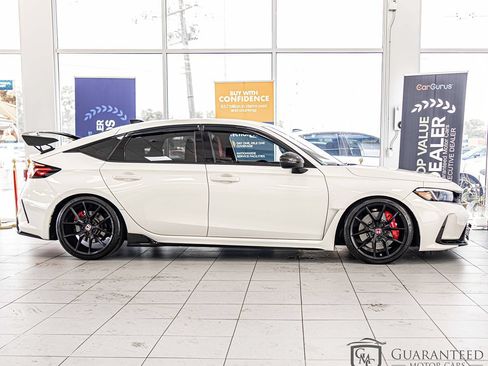 Used 2024 Honda Civic Type R image 9