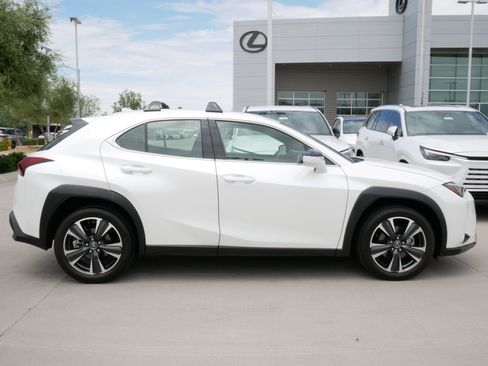 Certified 2025 Lexus UX 300h FWD w/ Accessory Package (Z2) image 13