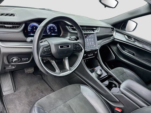 Used 2022 Jeep Grand Cherokee L Laredo RWD image 7