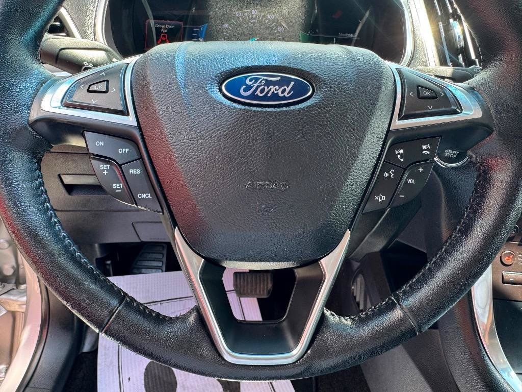 Used 2017 Ford Edge Titanium w/ Technology Package FWD image 13