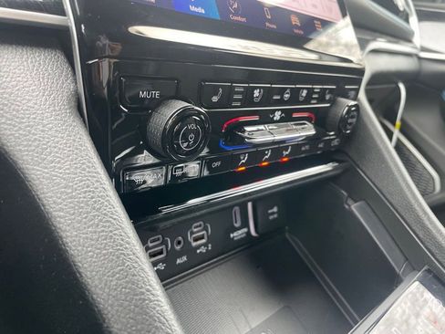 Used 2024 Jeep Grand Cherokee Trailhawk w/ Luxury Tech Group III image 33