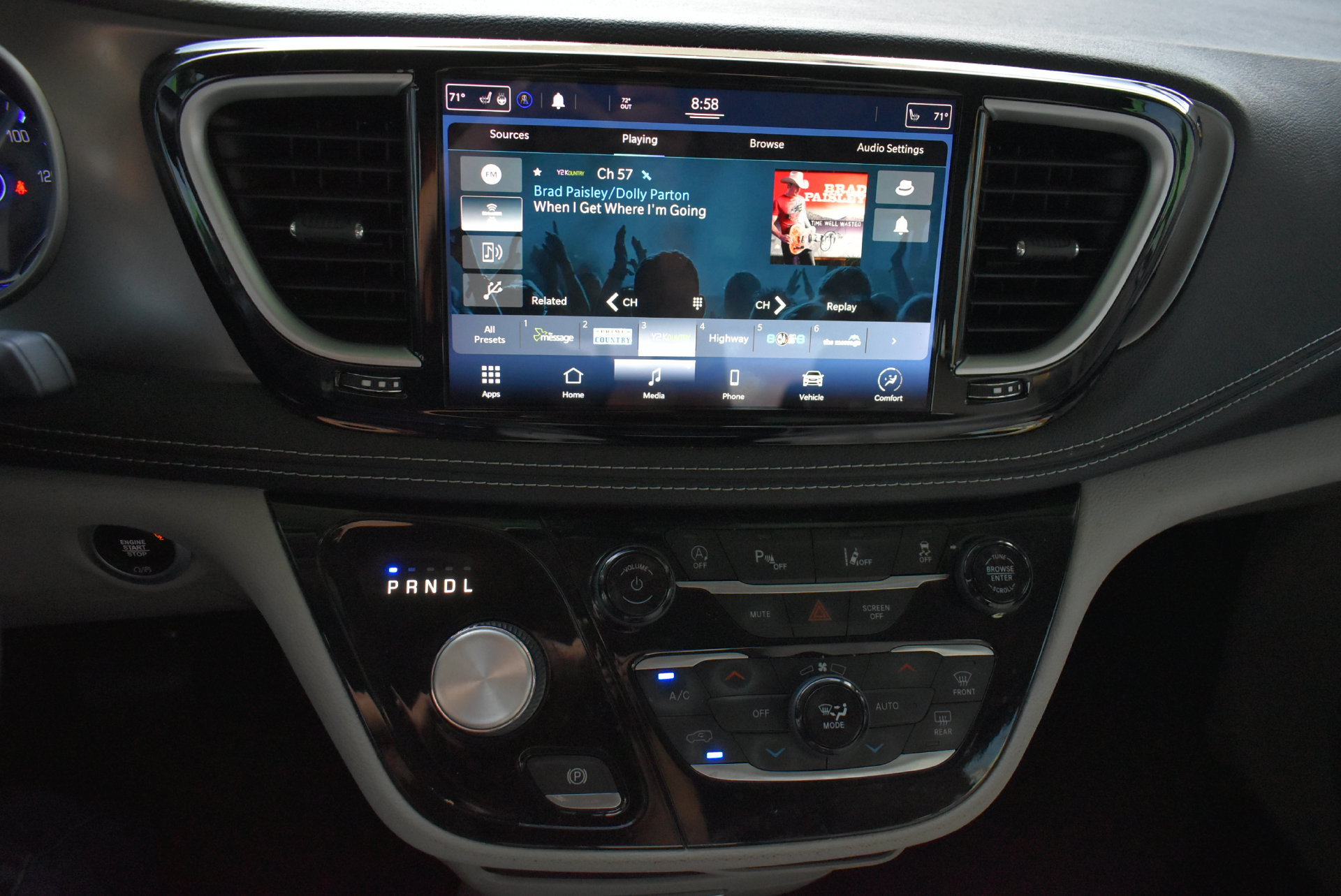 Used 2021 Chrysler Pacifica Touring-L FWD image 23