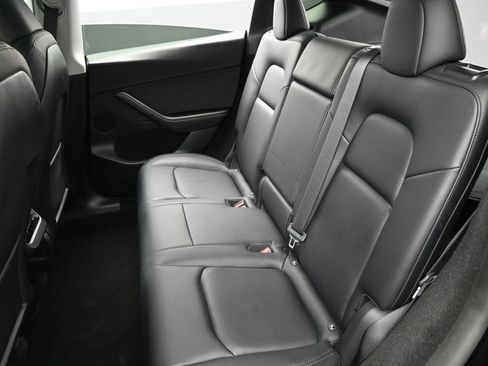 Used 2023 Tesla Model Y 2WD image 27