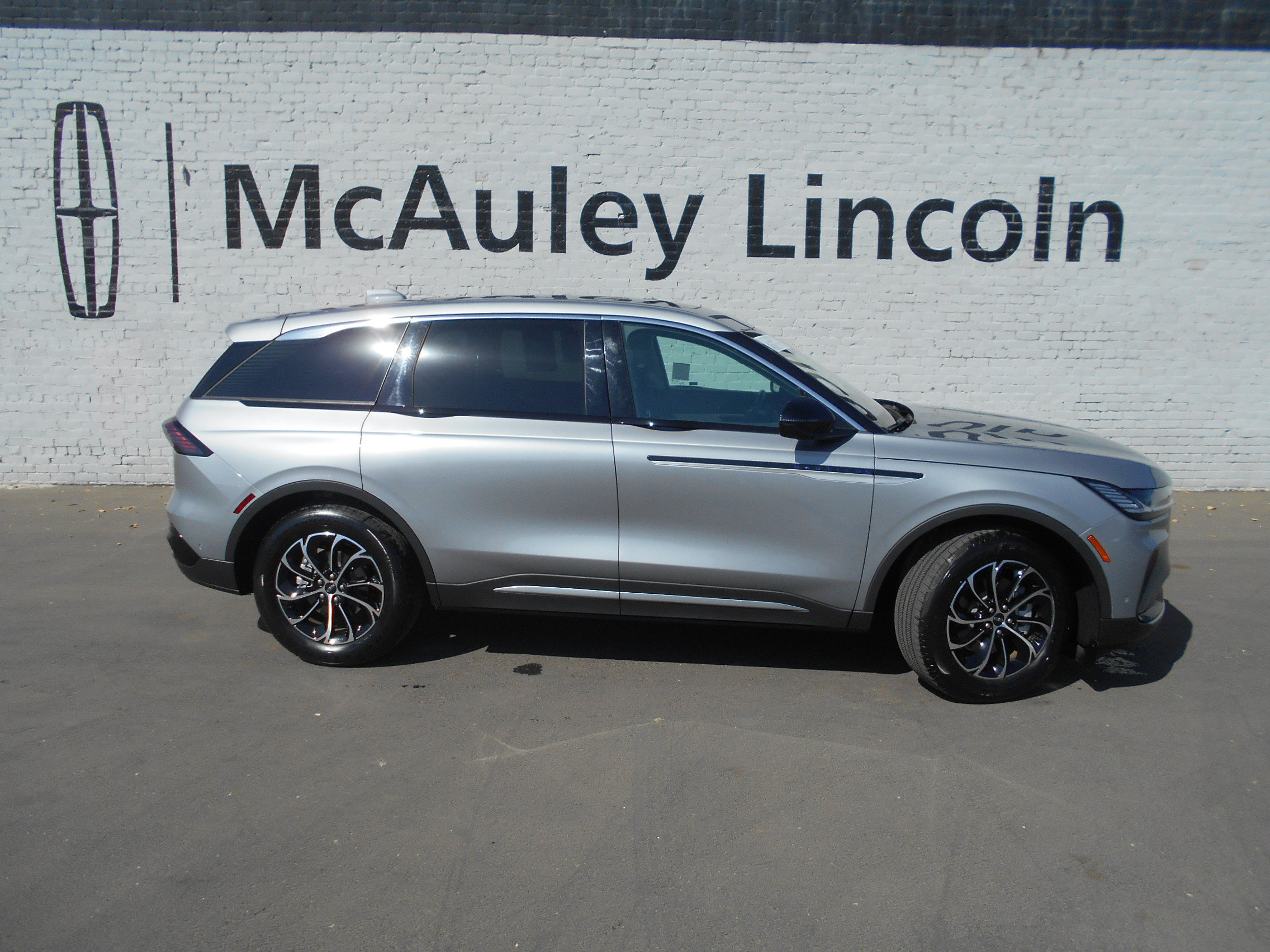 Certified 2024 Lincoln Nautilus Premier w/ Equipment Group 102A AWD/4WD image 1