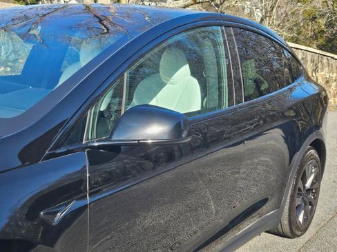 Used 2023 Tesla Model X image 20