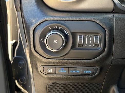 Used 2022 Jeep Wrangler Unlimited Rubicon 4xe w/ Steel Bumper Group image 17