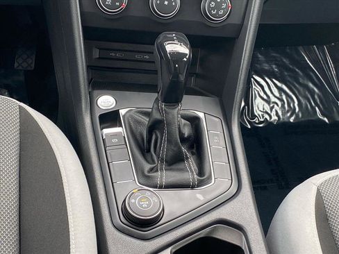 Certified 2022 Volkswagen Taos S image 11