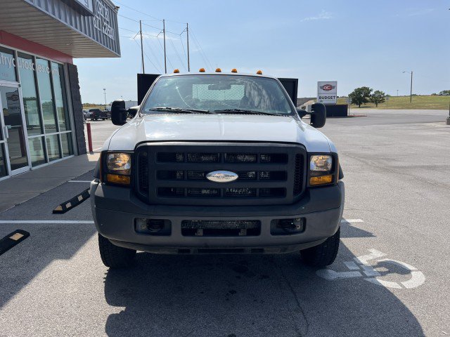 Used 2007 Ford F550 4x4 Regular Cab Super Duty image 11