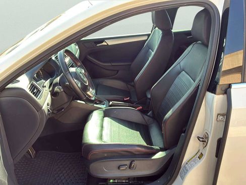 Used 2014 Volkswagen Jetta GLI Autobahn image 26