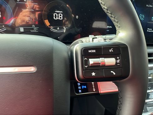 Used 2025 Hyundai Santa Fe SE image 27