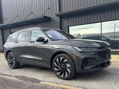 Used 2024 Lincoln Nautilus Black Label w/ Jet Appearance Package (87T) image 3