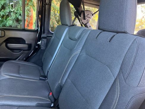 Used 2025 Jeep Wrangler Unlimited Sport AWD/4WD image 40